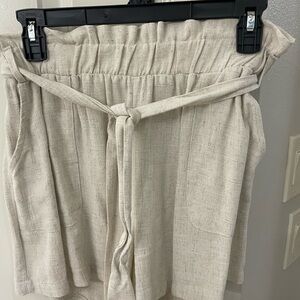 Beige Linen shorts Size L